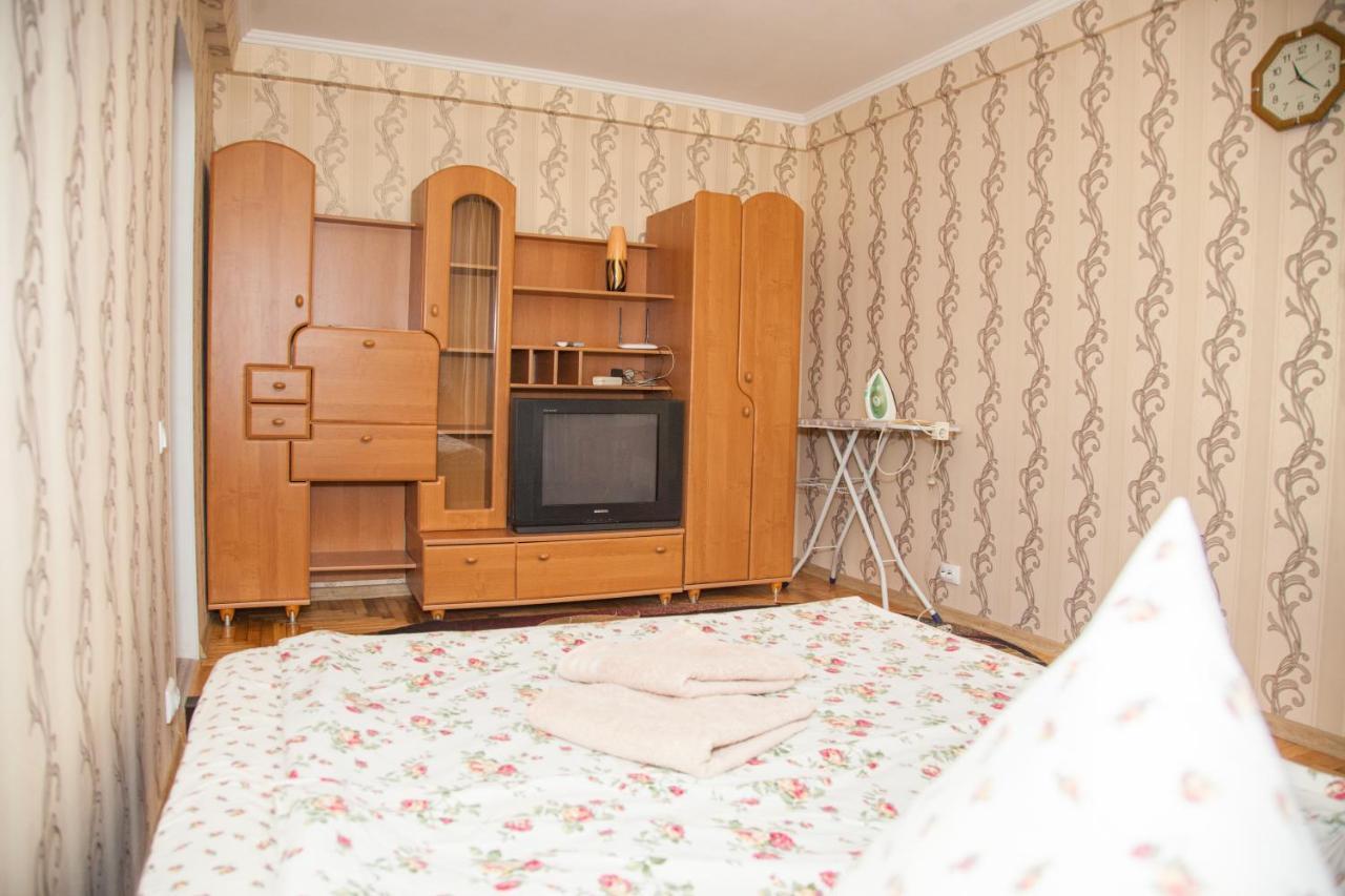 1 Room Apart On Str. Ukrainskaya 34 Zaporizhia Ngoại thất bức ảnh