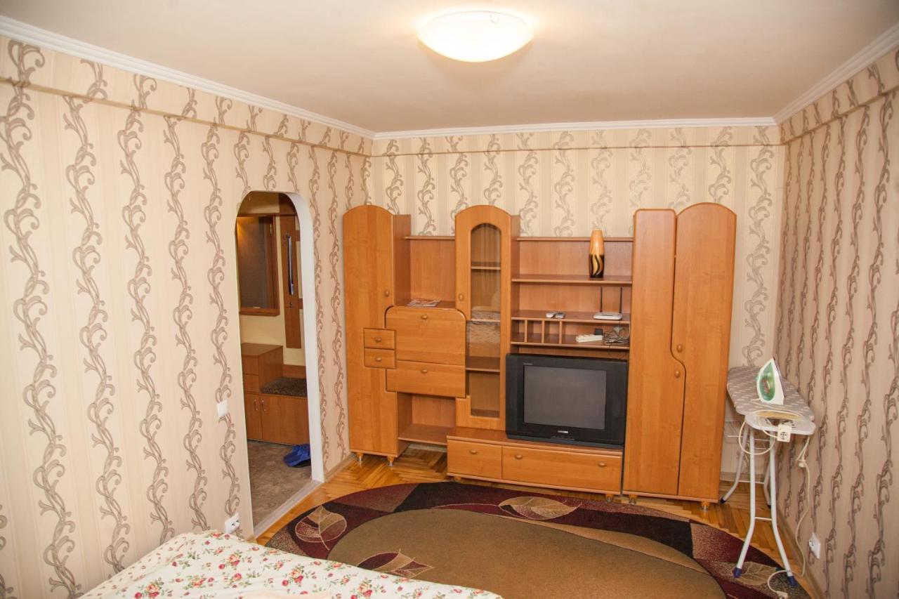 1 Room Apart On Str. Ukrainskaya 34 Zaporizhia Ngoại thất bức ảnh